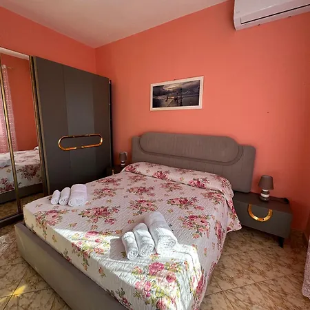 Mondi * Golem (Tirana)