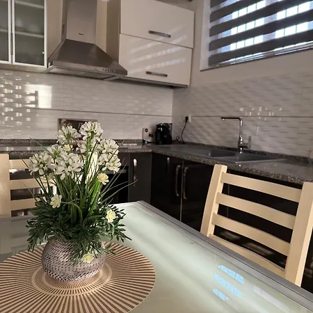 Mondi Villa Golem (Tirana)