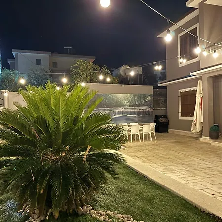 Mondi Golem (Tirana)