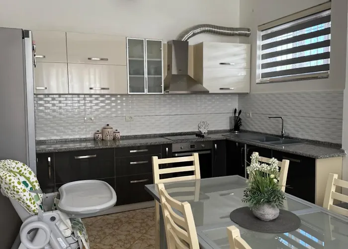 Villa Mondi Golem (Tirana)