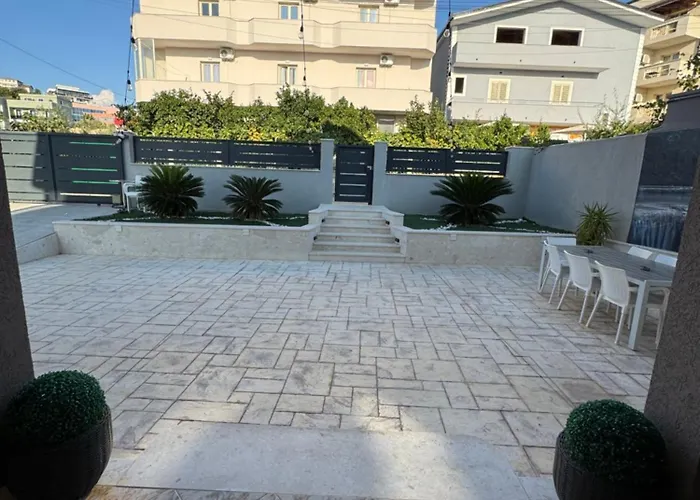 Villa Mondi Golem (Tirana)