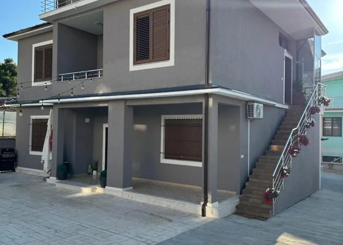 Mondi Villa Golem (Tirana)